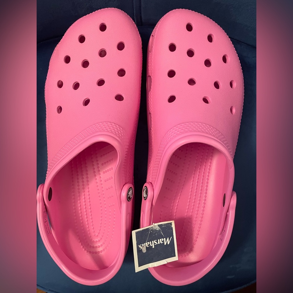 NWT ⭐️ Unisex Bubble Gum Pink Classic Clog Slip On Sandals. Size 14.